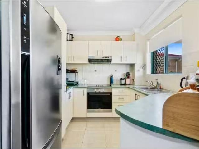 Cheap 6/56 Coolangatta Road, Coolangatta Apartment for rent L.