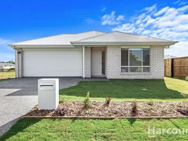 Unique 65 Dougan Street, point vernon, QLD 4655 House for Rent