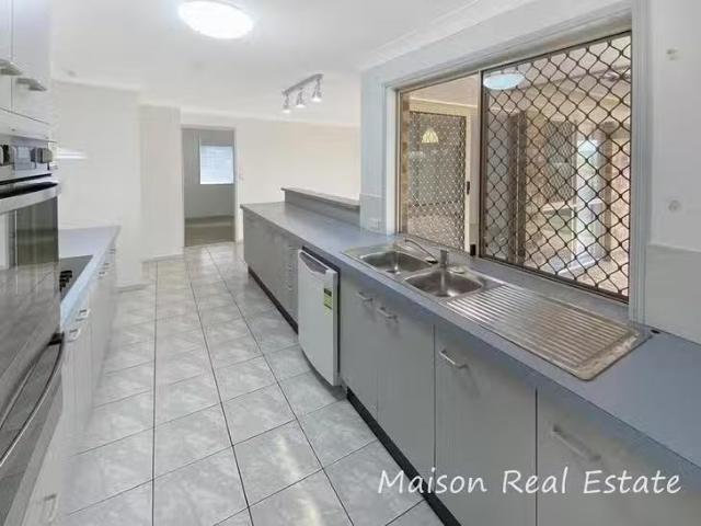 Charming 65 Riverhills Road, Middle Park, QLD 4074