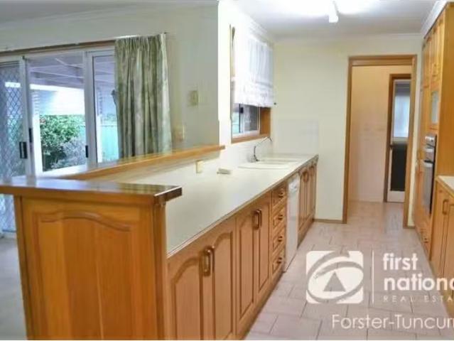 Cozy 66 Mayers Drive, Tuncurry House for rent Listed by Natas.