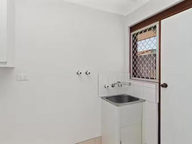 Cozy 6/82 84 Waddell Road, Bicton, WA 6157