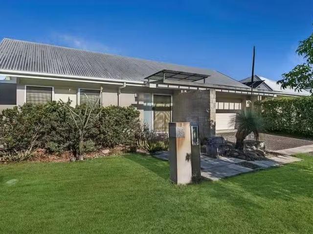 Rental! 68 Mossvale Drive, Wakerley QLD 4154