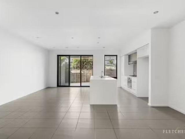 Cheap 69 Muyan Circuit, Burwood VIC 3125 House Auction