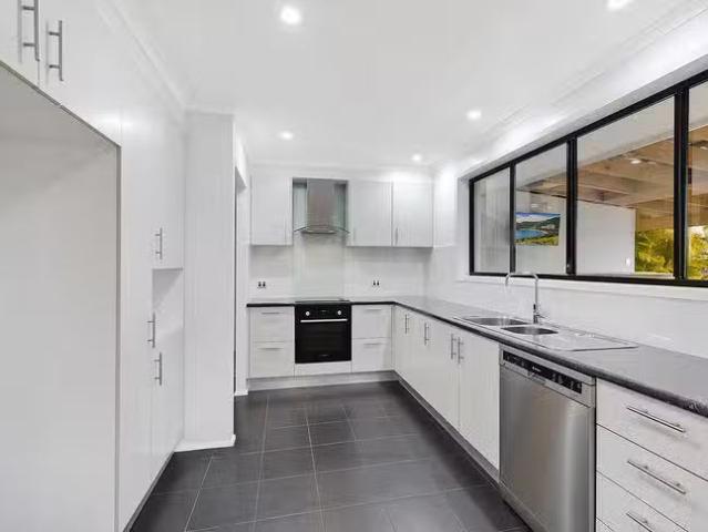 Charming 69 Flinders Avenue, Killarney Vale, NSW 2261
