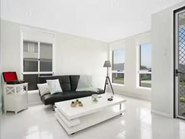 Deal! 69 Radisich Loop, ORAN PARK House for rent Listed by Jo.