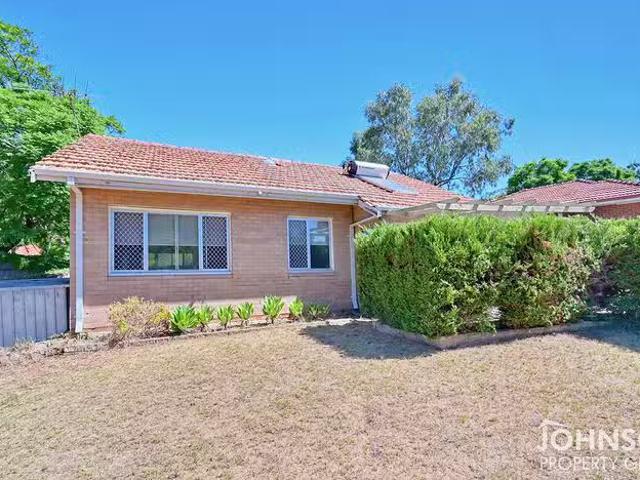 Nice 69 Waverley Road, Coolbellup, WA 6163