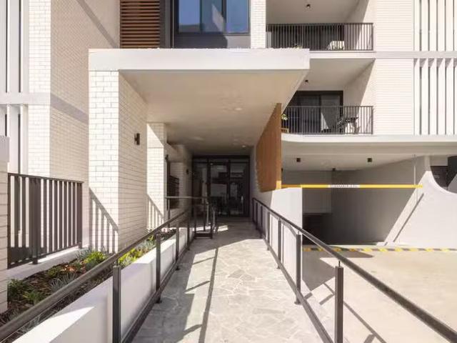 For Rent! 604/186 Clarence Road, Indooroopilly, QLD 4068