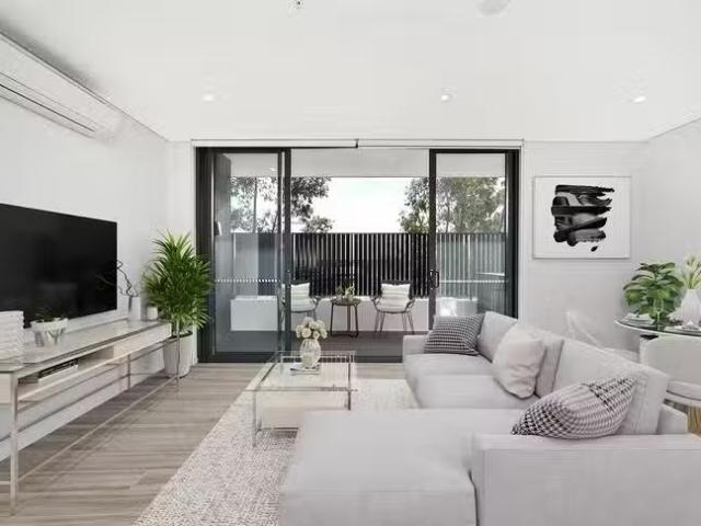 Deal! 610/4 Henderson Road, Edmondson Park, NSW 2174