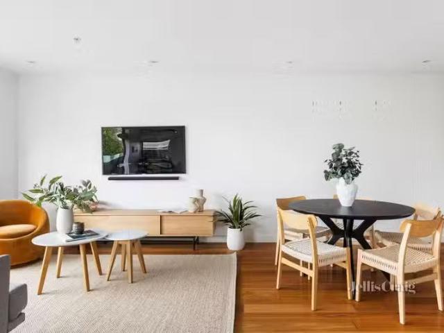 Unique 6/198 Lower Heidelberg Road, Ivanhoe East, VIC 3079 A.
