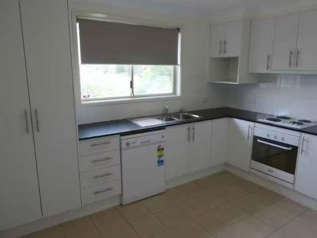 Charming 61 Nathan Crescent, Dean Park NSW 2761
