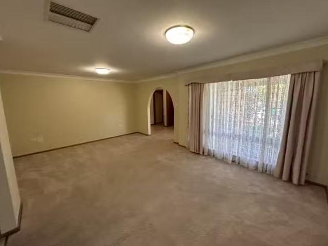 New 61 Amaroo Road, TAMWORTH House for rent Listed by Natalie.