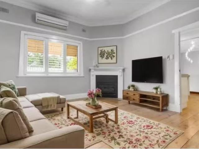 Unique 61 Curry Street, Merewether House for rent Listed by L.