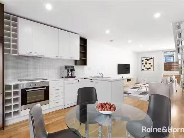 Nice 6/1 Grandview Avenue, Maribyrnong, VIC 3032