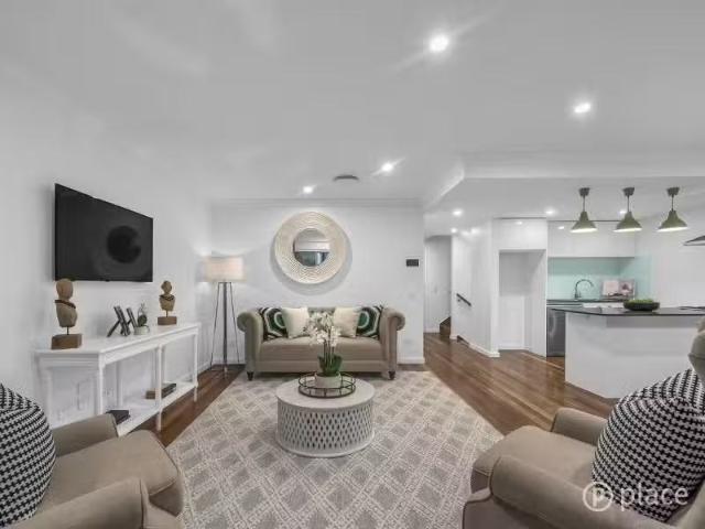 New 61 Tennyson Street, Norman Park House for rent Listed by.