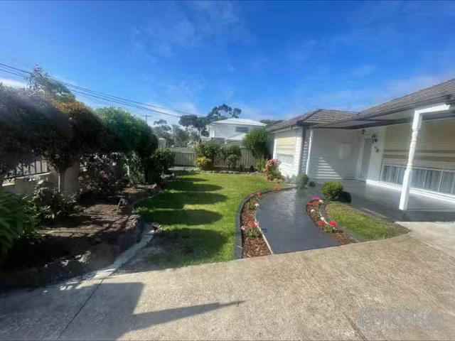 Cozy 62 Fourth Avenue, Altona North VIC 3025