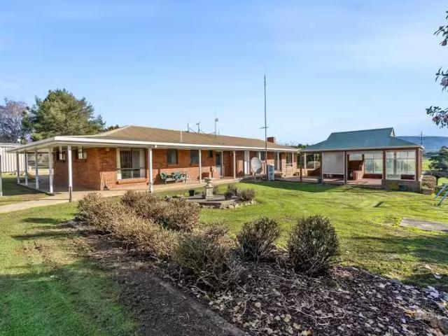 Just in! 630 Ten Mile Track, SCOTTSDALE, TAS 7260 House for.