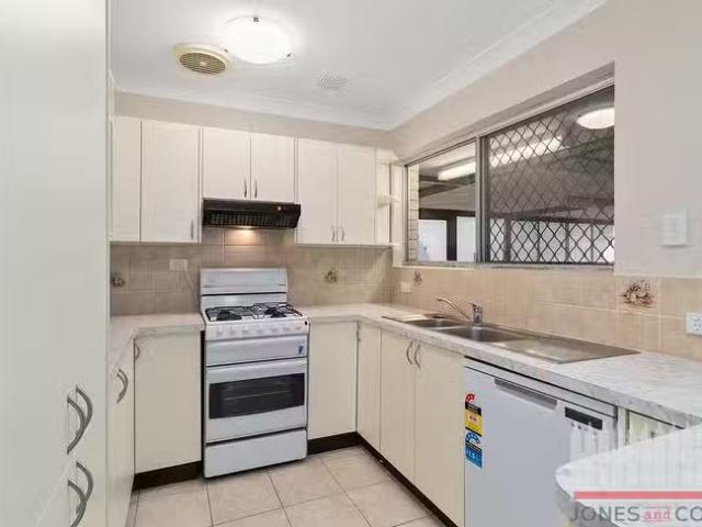 For Rent! 6 Cothill Court, Eden Hill, WA 6054