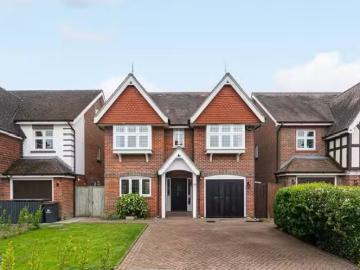 For Rent! 6 bedroom detached house for rent in Wagtail Walk, B.