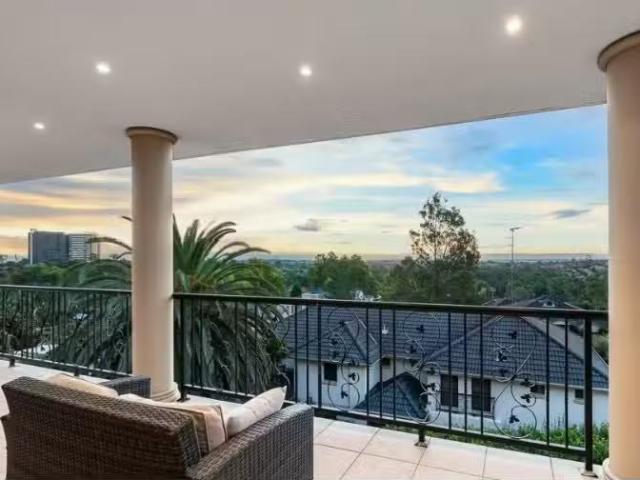 Rental! 6 BR 144 Old Castle Hill Road, Castle Hill House for r.