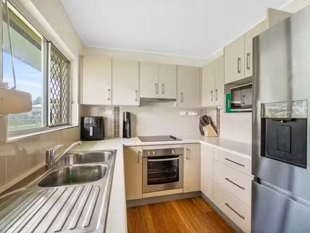 Nice 6 Hazel Street, Rasmussen, QLD 4815