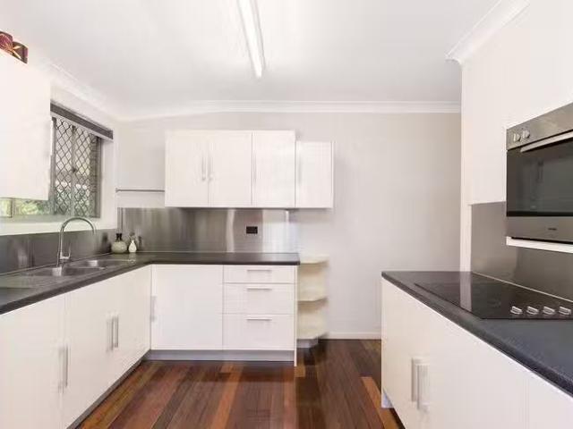 Cheap 6 Henderson Road, Everton Hills, QLD 4053