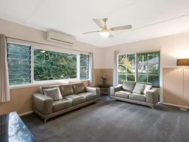 Deal! 6 Moores Road, Monbulk Vic 3793 House For Lease
