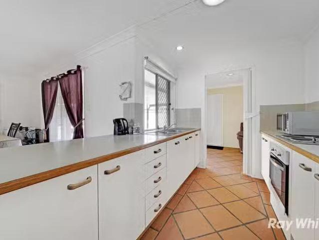 Unique 6 Melba Court, Crestmead, QLD 4132