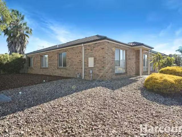 Just in! 6 Sanderson Street, HORSHAM, VIC 3400 House for Rent