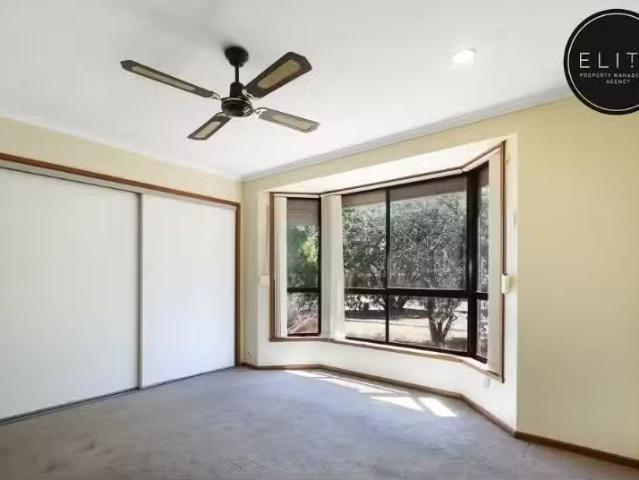 Cheap 6 Stewart Court, Thurgoona House for rent Listed by Pro.