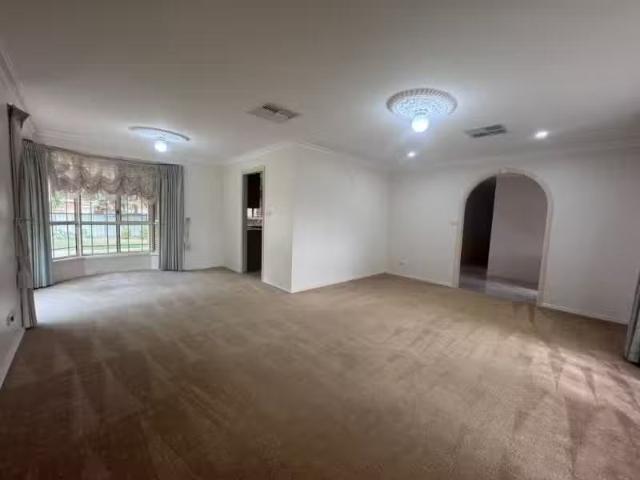 Cheap 6 The Terrace, TAMWORTH House for rent Listed by Chloe.