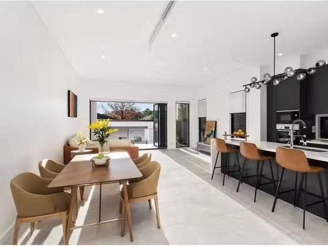 Just in! 6C Badajoz Road, Ryde Townhouse for rent Listed by N.