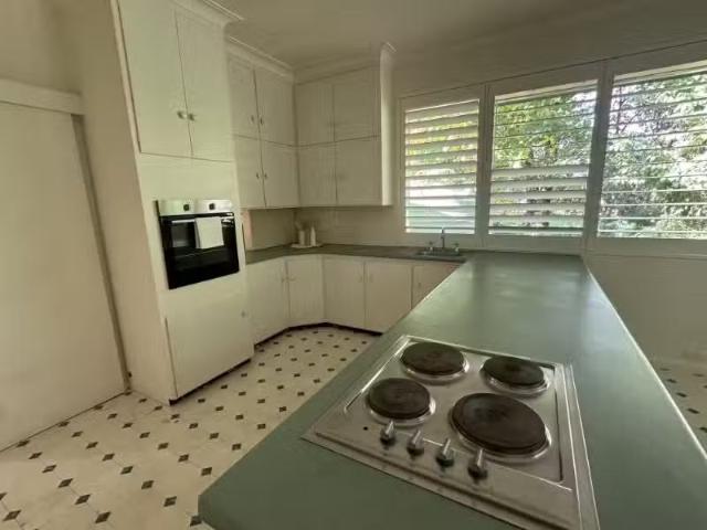 Rental! 759 Pinnacle Road, ORANGE House for rent Listed by Al.