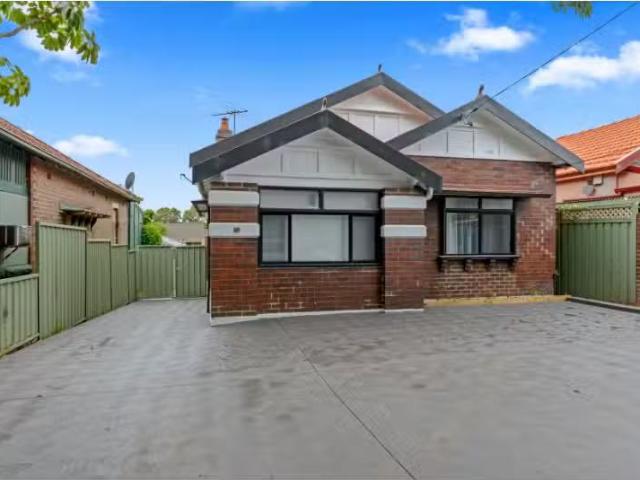 New 76 Coronation Parade, ENFIELD House for rent Listed by Ni.