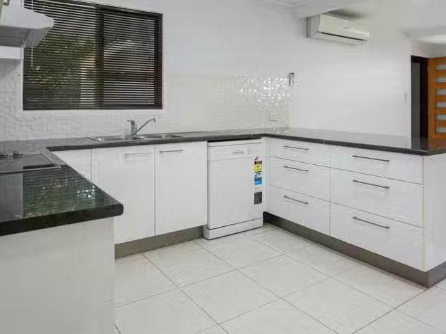 Deal! 77 Centenary Crescent, Alexandra Headland, QLD 4572