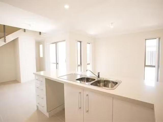 New 78B Dowitcher Loop, Gosnells, WA 6110