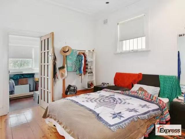 Cozy 79 Warners Avenue, BONDI BEACH House for rent Listed by.