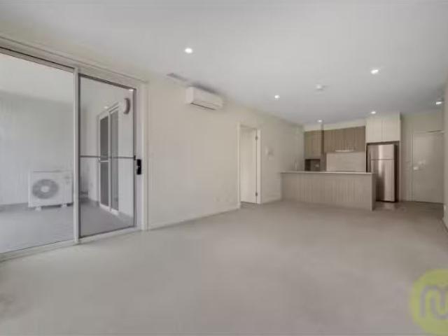 Cozy 70/1 Limburg Way, Greenway Apartment for rent Listed by.