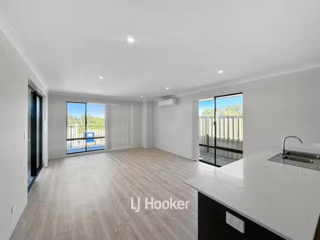 Nice 70 Carnelian Avenue, Australind, WA 6233