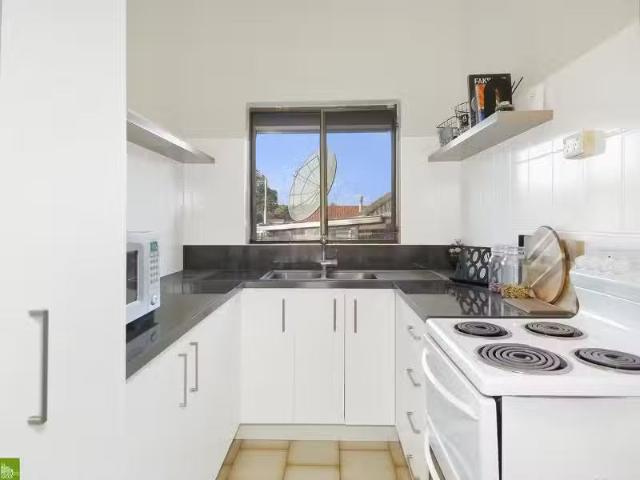 Deal! 70 Stuart Rd, WARRAWONG House for rent Listed by Fitzge.