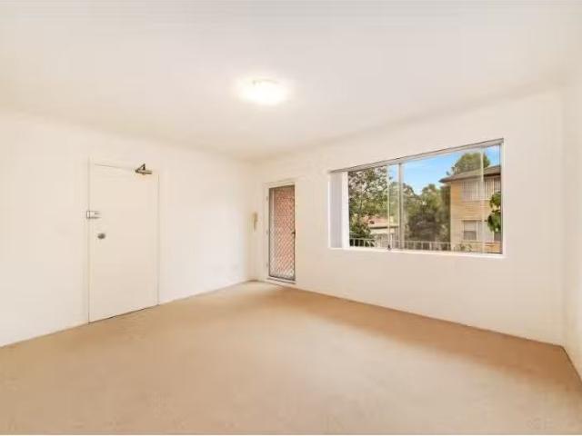 Charming 7/13 Harvard Street, Gladesville Apartment for rent.