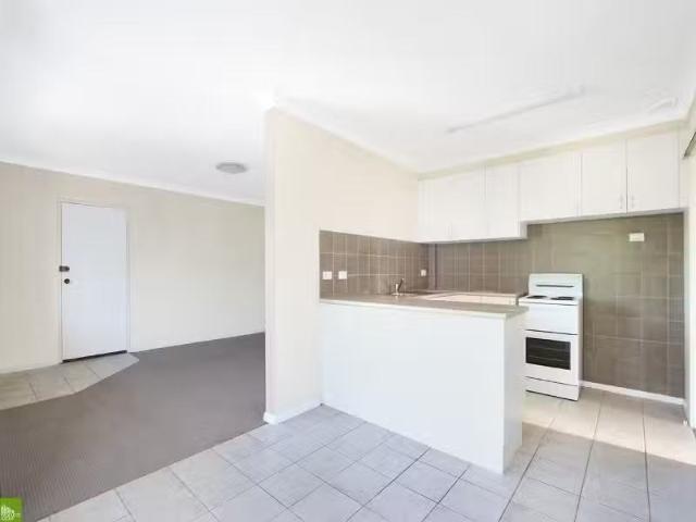 Unique 7/19 Steel Street, TOWRADGI Apartment for rent Listed.