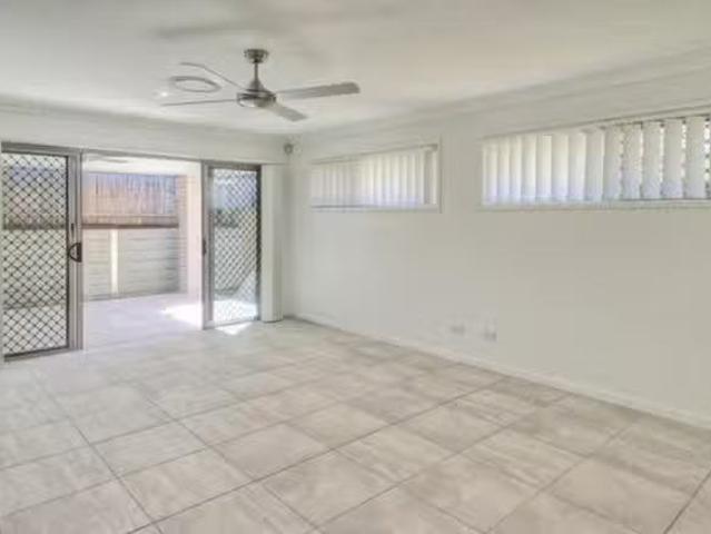 Cozy 71 Woodward Avenue, Yarrabilba, QLD 4207