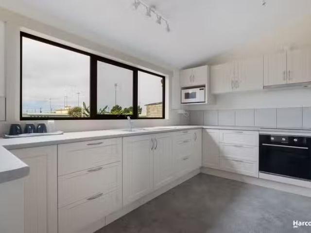 Cozy 7 Anglesea Street, WIVENHOE, TAS 7320 House for Rent