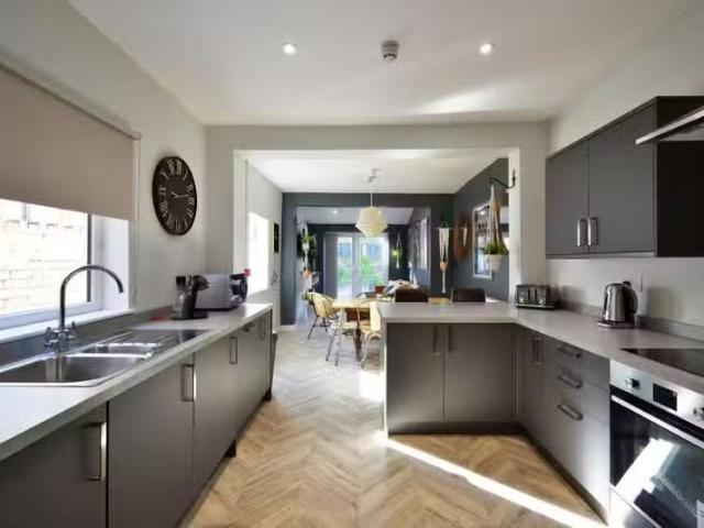 New 7 BA 9 bedroom house for rent in Fishponds Road E, Fishp.