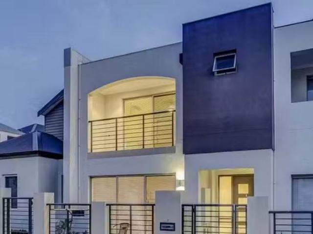 Nice 7 Eveleigh Boulevard, Clarkson, WA 6030