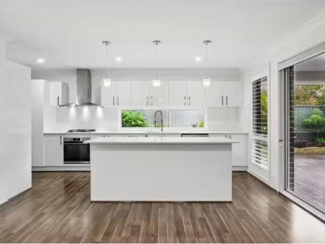 Nice 7 Kobe Street, Ropes Crossing House for rent Listed by D.