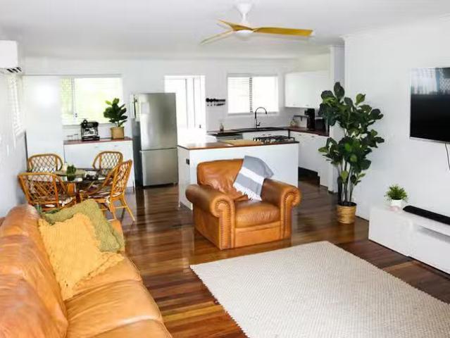 Cheap 7 Hurd Terrace, Morningside, QLD 4170