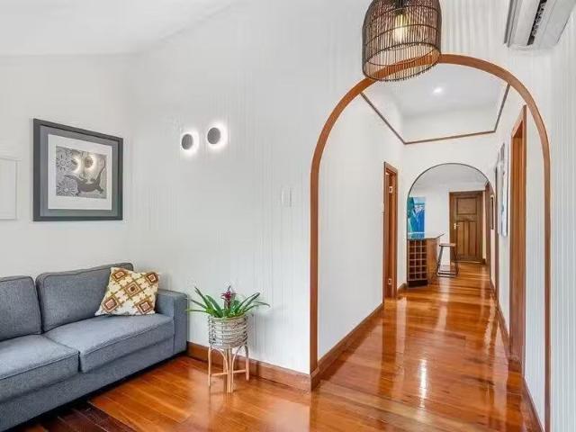 Cheap 7 Martin Street, Freshwater House for rent Listed by Am.