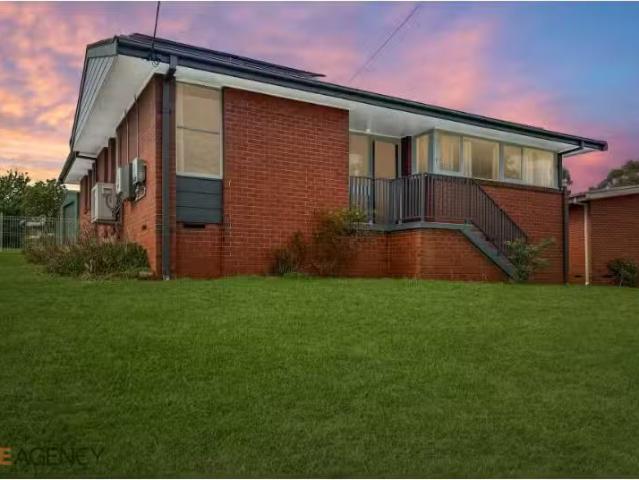 For Rent! 7 Nioka Place, Orange House for rent Listed by Simo.