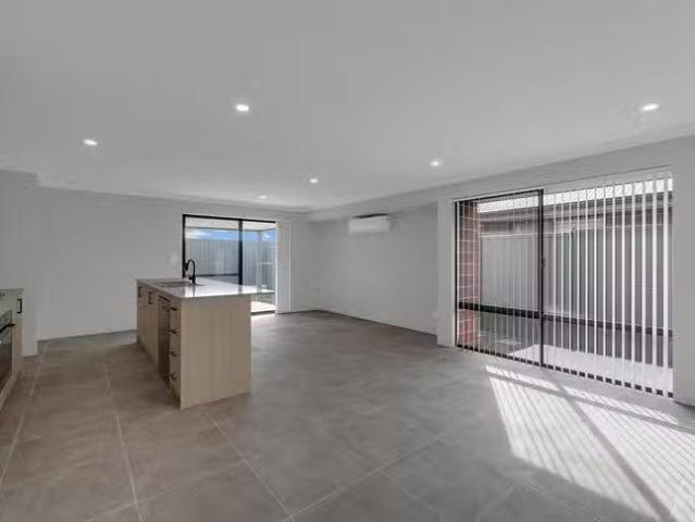 Rental! 7 Quadrant Parkway, Byford, WA 6122